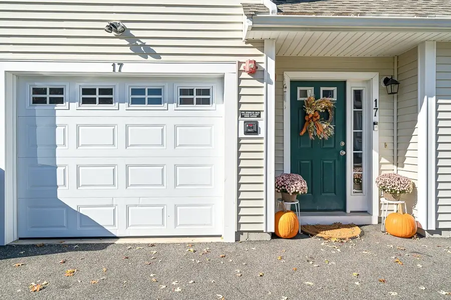 17  Bennett Street, Nashua, NH 03064 - #2