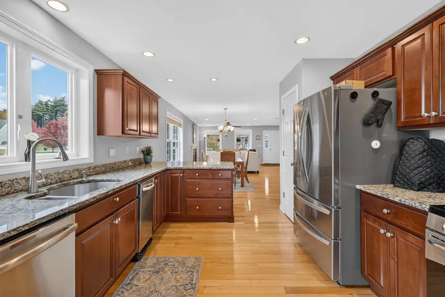 25 Watts Landing, Litchfield, NH 03052 - #3