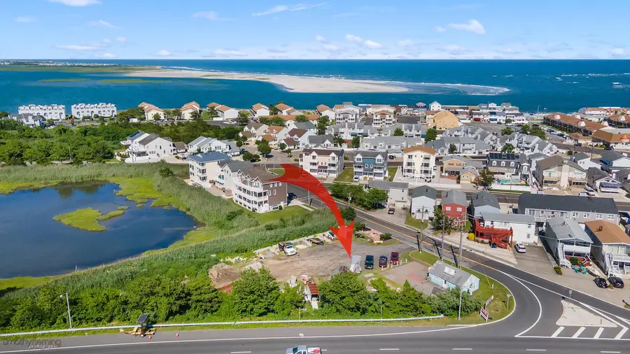 800 W Spruce Avenue, North Wildwood, NJ 08260 - Image #2