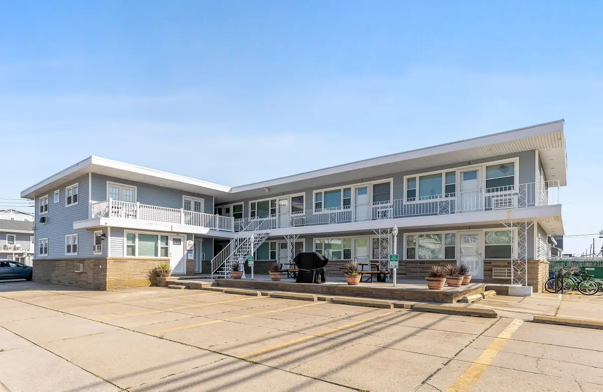 7010 Seaview Avenue, Wildwood Crest, NJ 08260 - Image #1