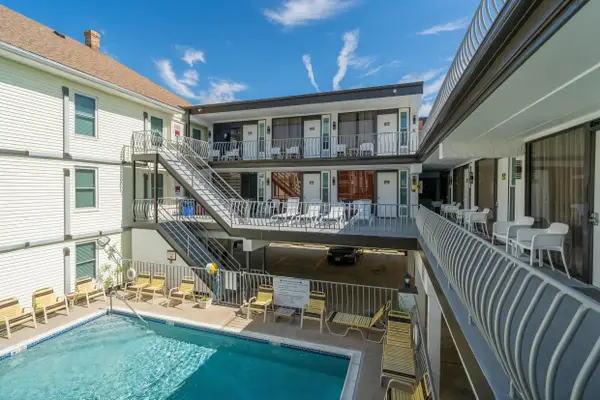 313 E Glenwood Avenue, Wildwood, NJ 08260