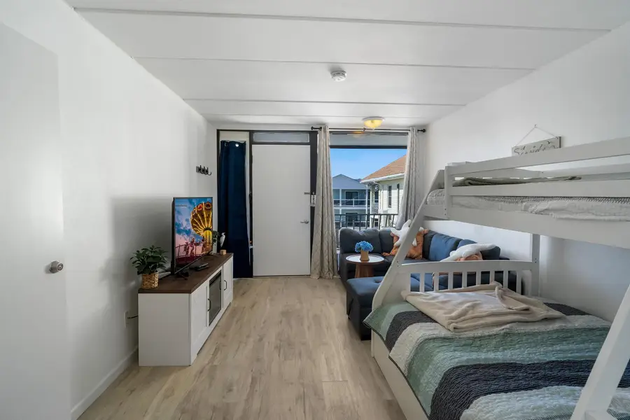 313 E Glenwood Avenue, Wildwood, NJ 08260 - Image #3