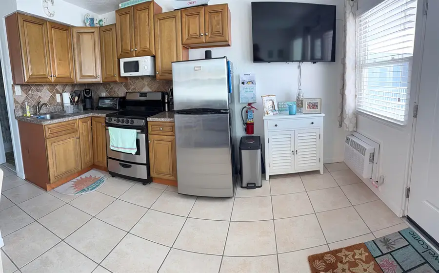 7010 Seaview Avenue, Wildwood Crest, NJ 08260 - Image #3