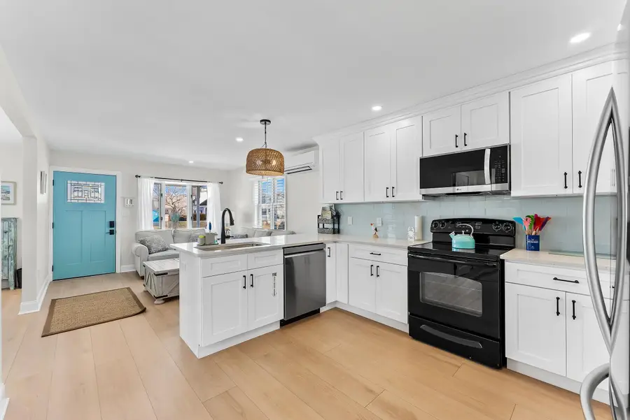 246 E 14th Avenue, North Wildwood, NJ 08260 - #3