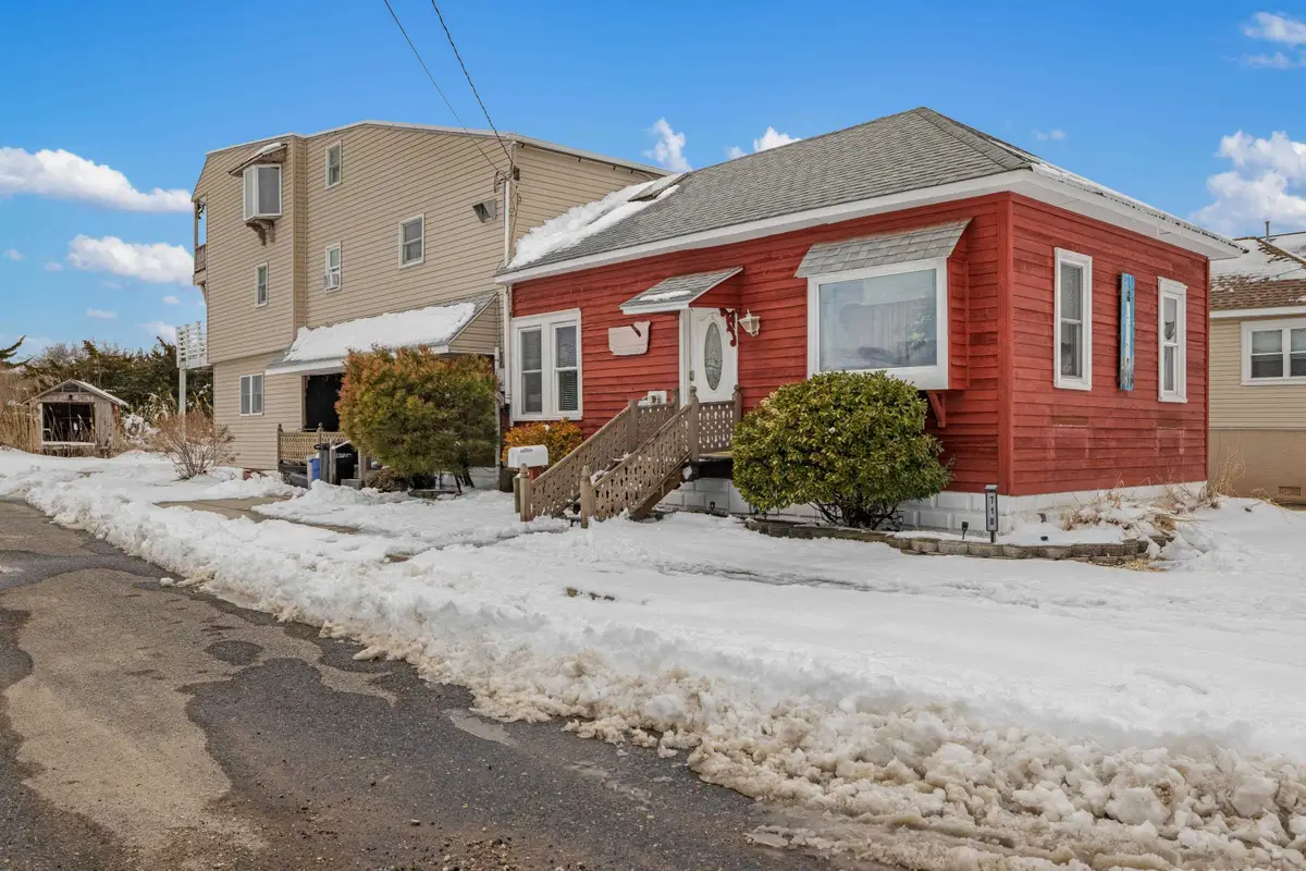 718 W Pine Avenue, West Wildwood, NJ 08260 - #1