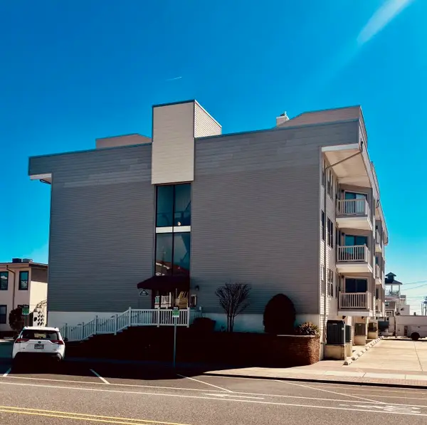 215 Surf Avenue, North Wildwood, NJ 08260-5976