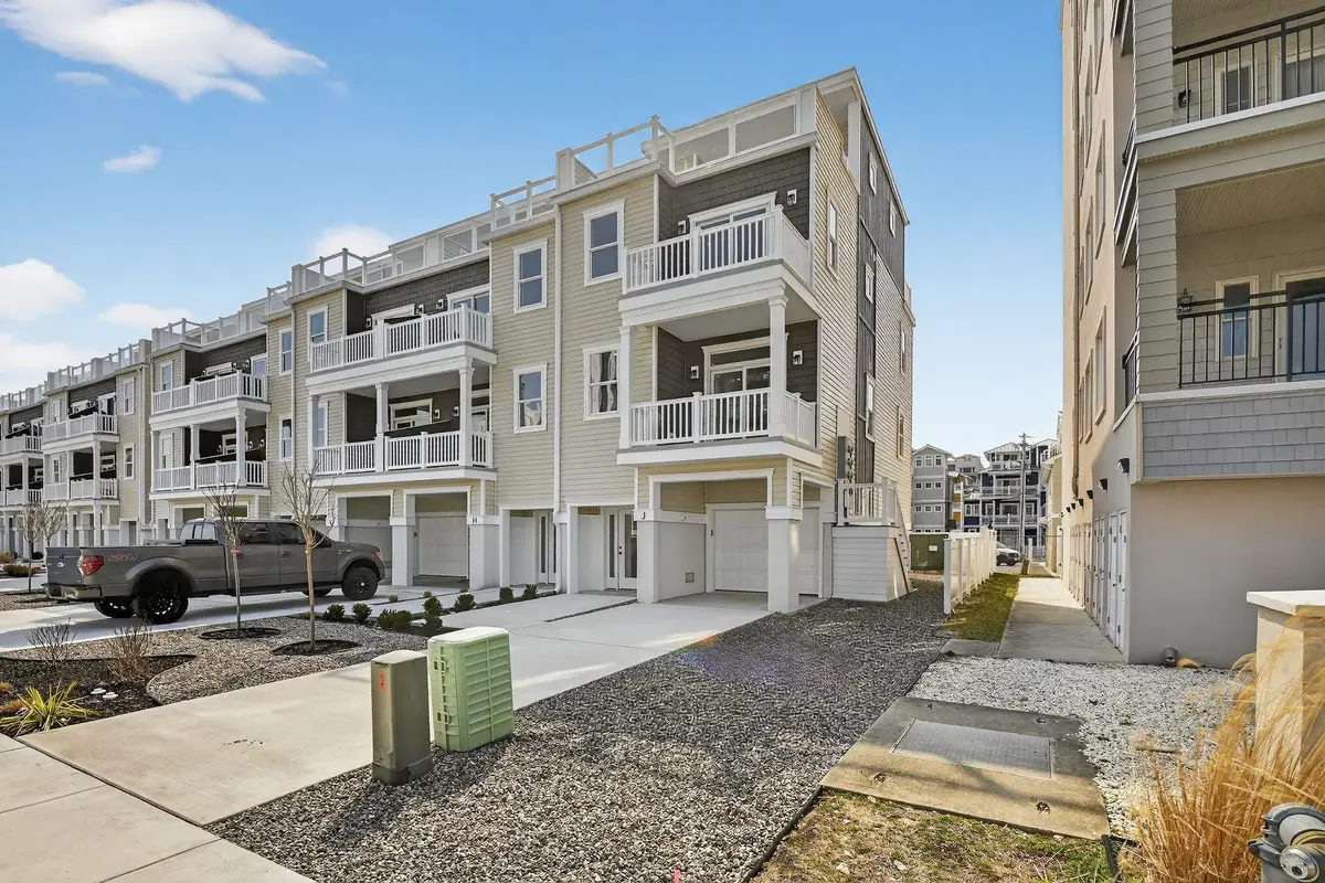 418-420 E Farragut Road, Wildwood Crest, NJ 08260 - #1