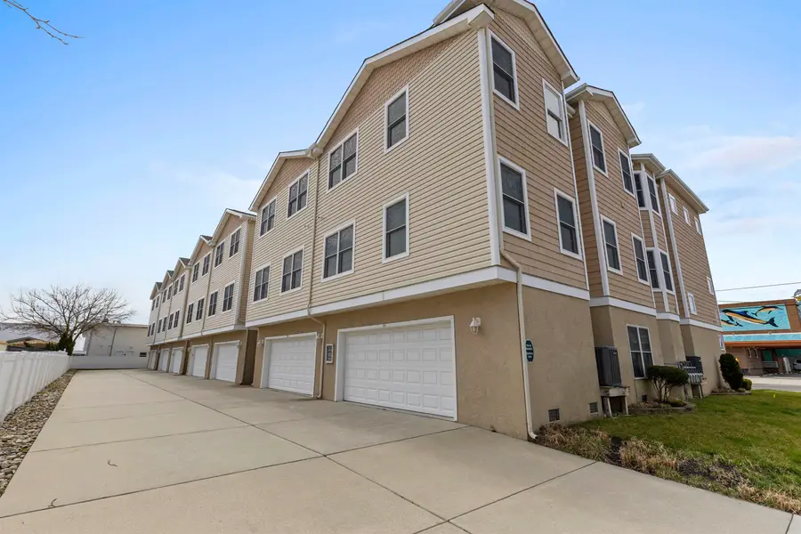 301 E Bennett Avenue, Wildwood, NJ 08260 - #3