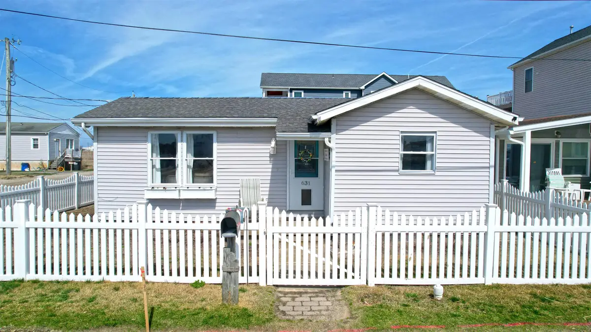 631 W Montgomery Avenue, Wildwood, NJ 08260 - #1