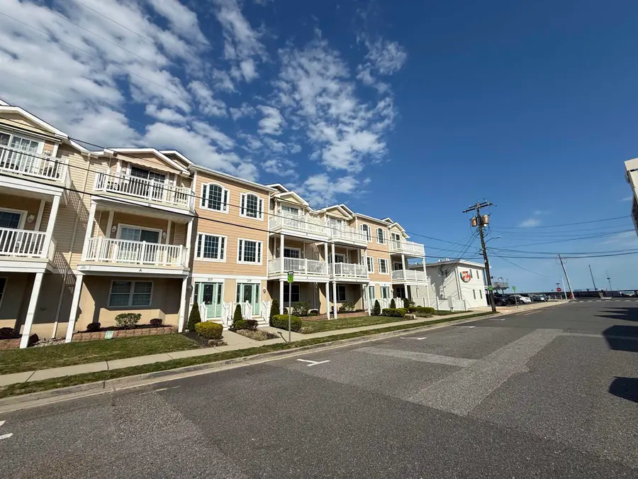 309 E Bennett Avenue, Wildwood, NJ 08260 - #3