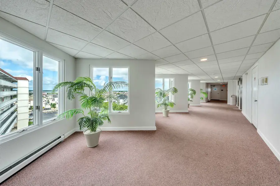 300 E Raleigh Avenue, Diamond Beach, NJ 08260 - #2