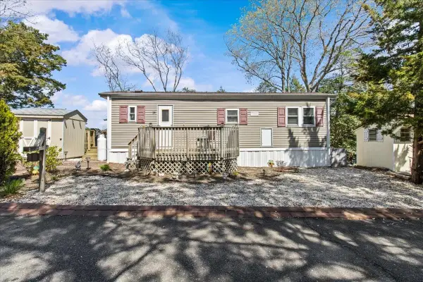 14 Bank Road, Marmora, NJ 08223