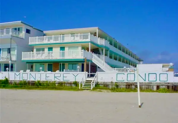 410 E Monterey Avenue, Wildwood Crest, NJ 08260