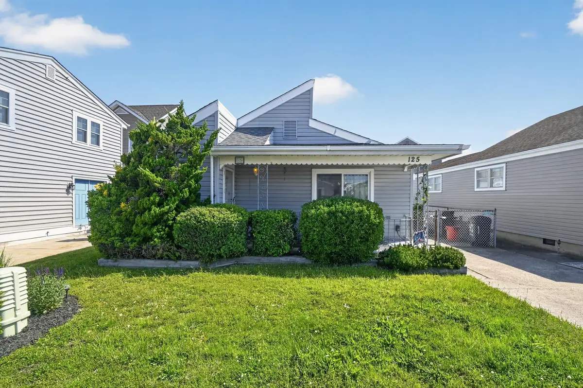 125 W Trenton Avenue, Wildwood Crest, NJ 08260 - #1