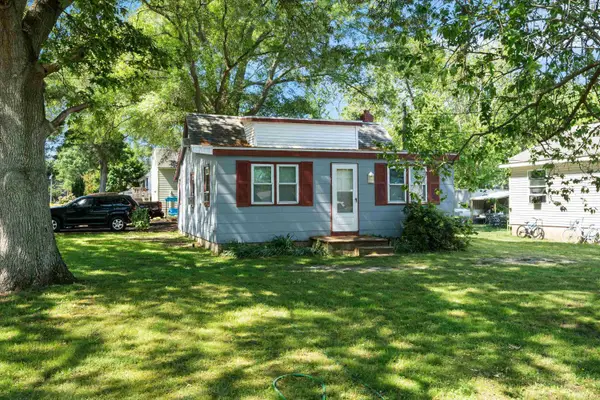 35 E Atlantic Avenue, Cape May Court House, NJ 08210