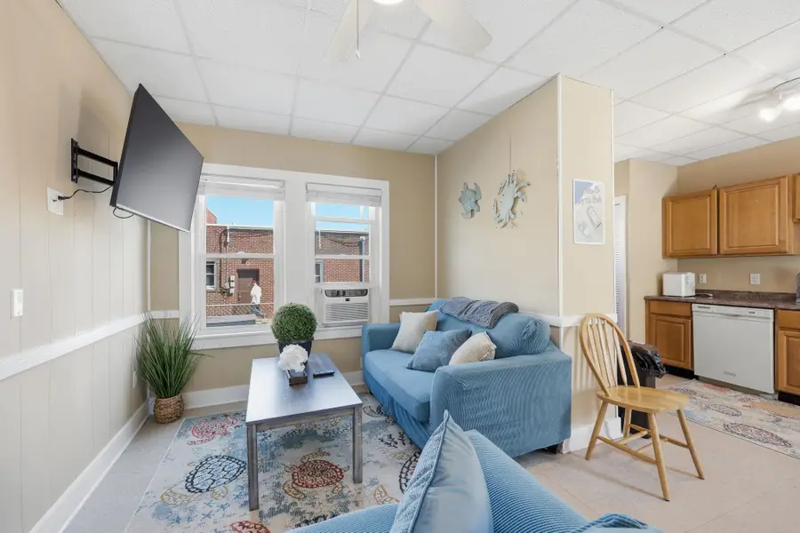 118 E Juniper Avenue, Wildwood, NJ 08260 - #3