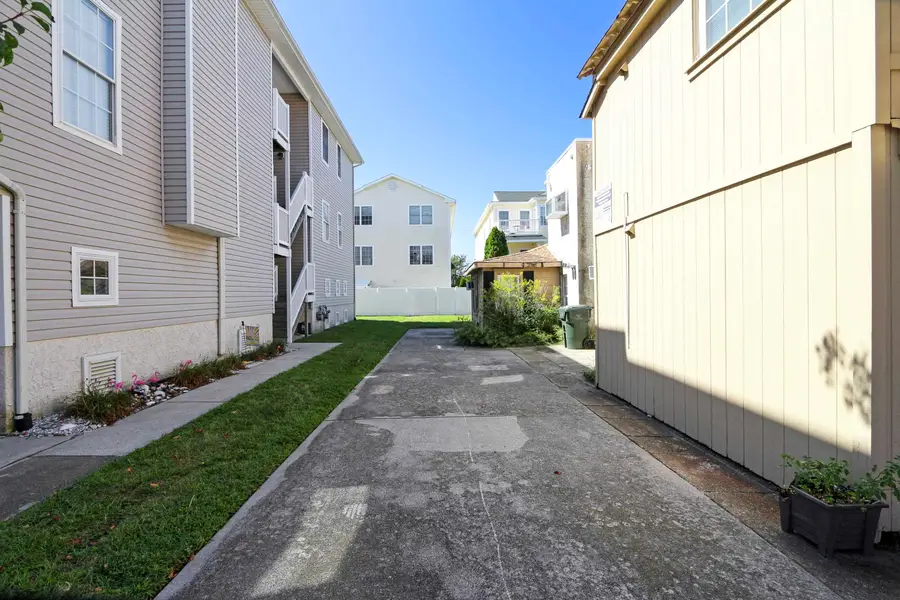 208 E Maple Avenue, Wildwood, NJ 08260 - #3