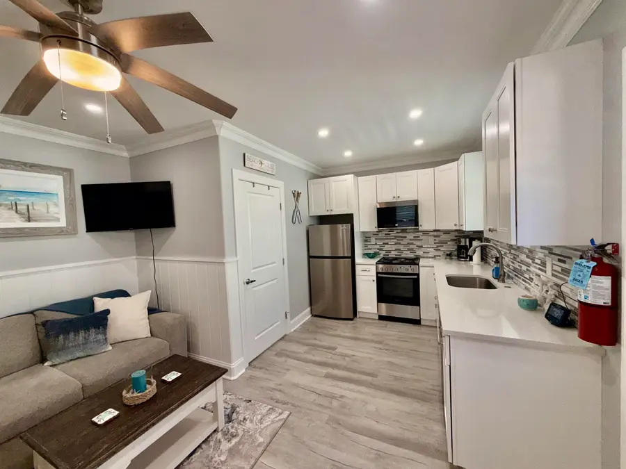 204 E Primrose Avenue, Wildwood Crest, NJ 08260 - #2