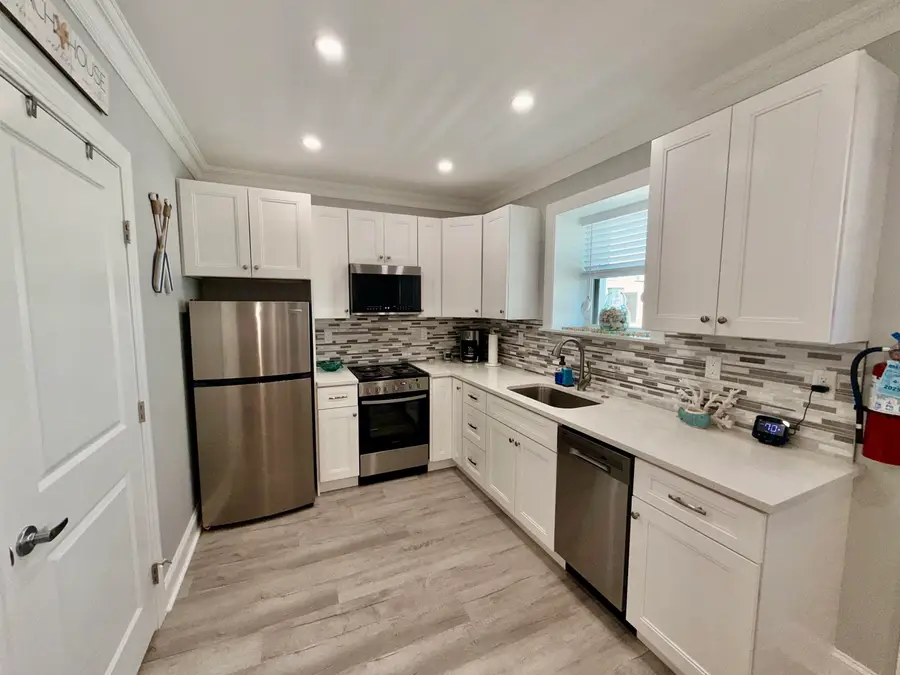 204 E Primrose Avenue, Wildwood Crest, NJ 08260 - #3