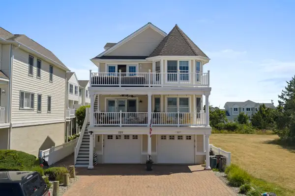 227 E Rochester Avenue, Lower Township, NJ 08260