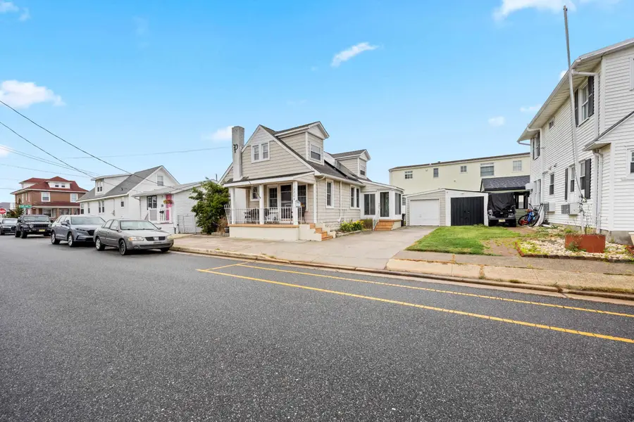2704 Hudson Avenue, Wildwood, NJ 08260 - #3