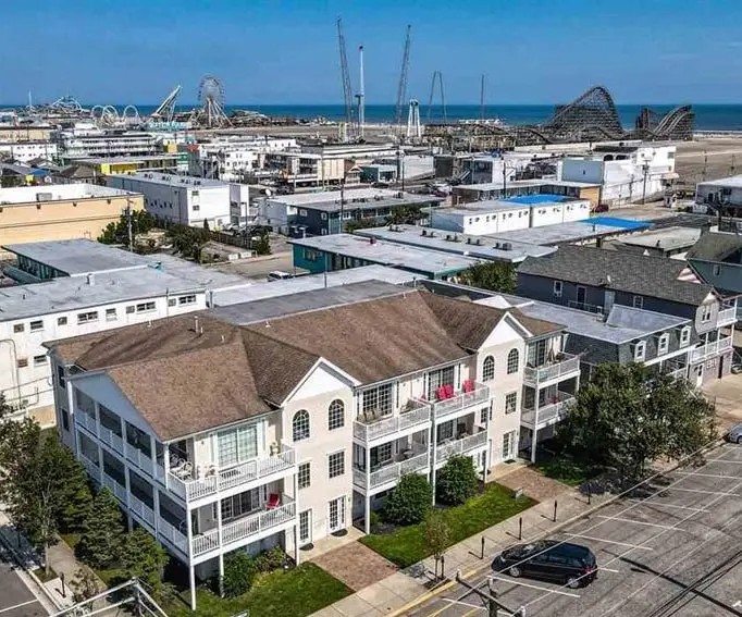 303 E Montgomery Avenue, Wildwood, NJ 08260-4655 - #1