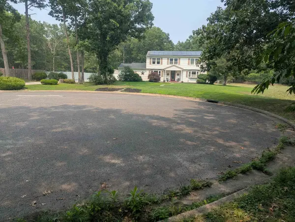 9 Saddle Ridge Lane, Egg Harbor Township, NJ 08234-5350