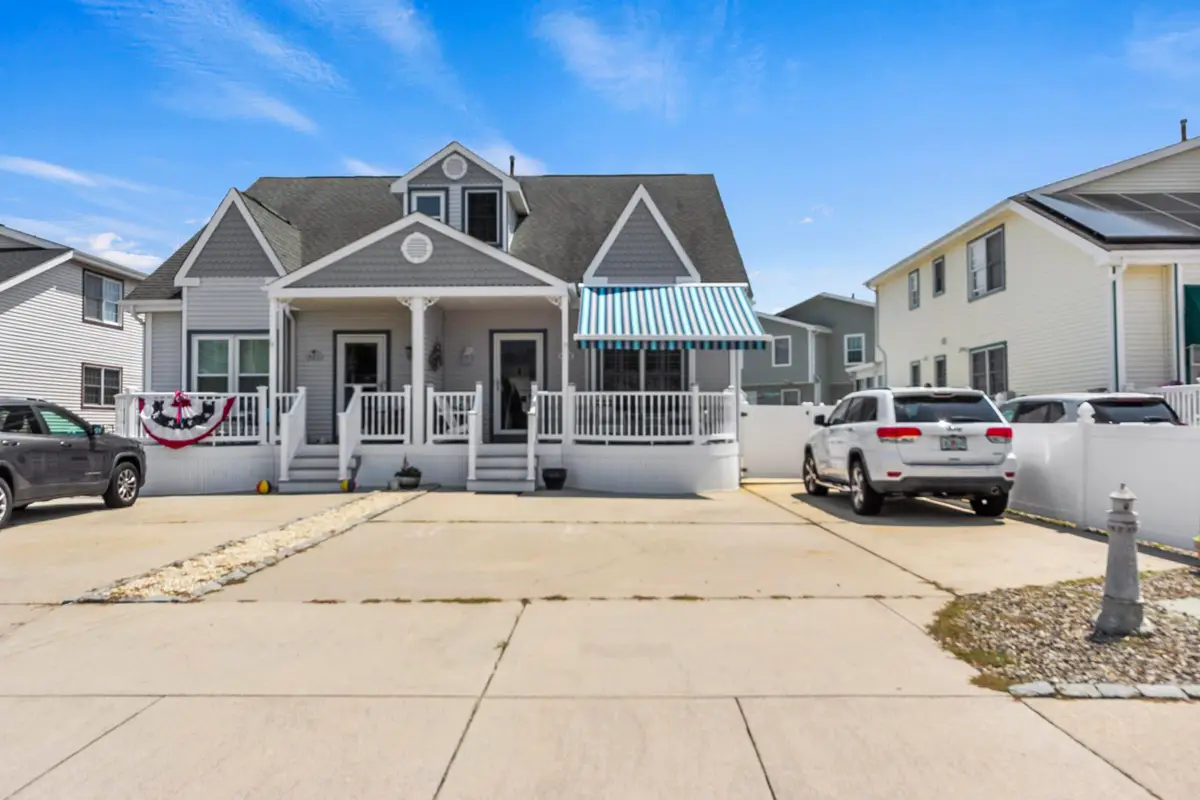 621 W Pine Avenue, North Wildwood, NJ 08260 - #1