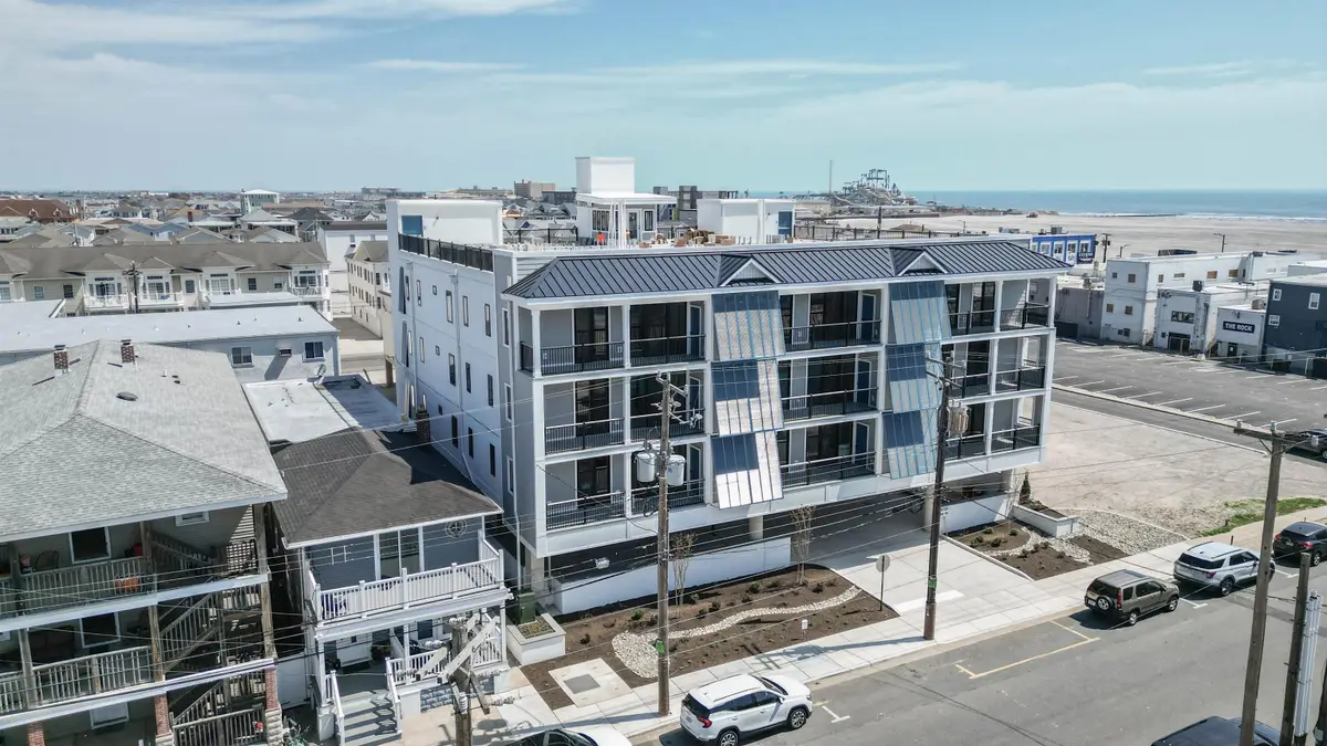 323 E Oak Avenue, Wildwood, NJ 08260 - #1