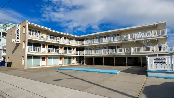 427 E Monterey Avenue, Wildwood Crest, NJ 08260