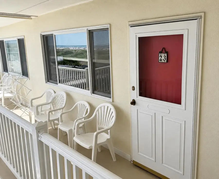 427 E Monterey Avenue, Wildwood Crest, NJ 08260 - #2