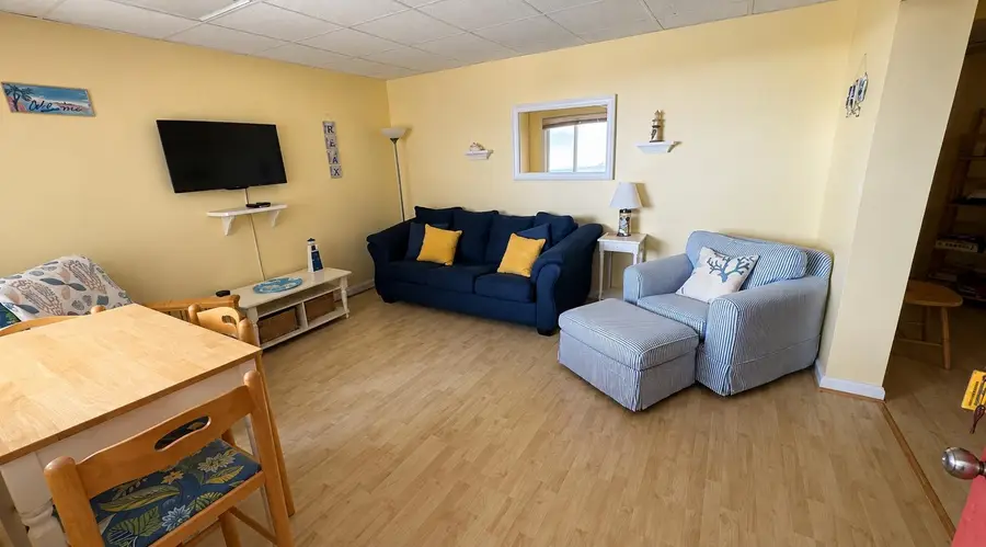 427 E Monterey Avenue, Wildwood Crest, NJ 08260 - #3