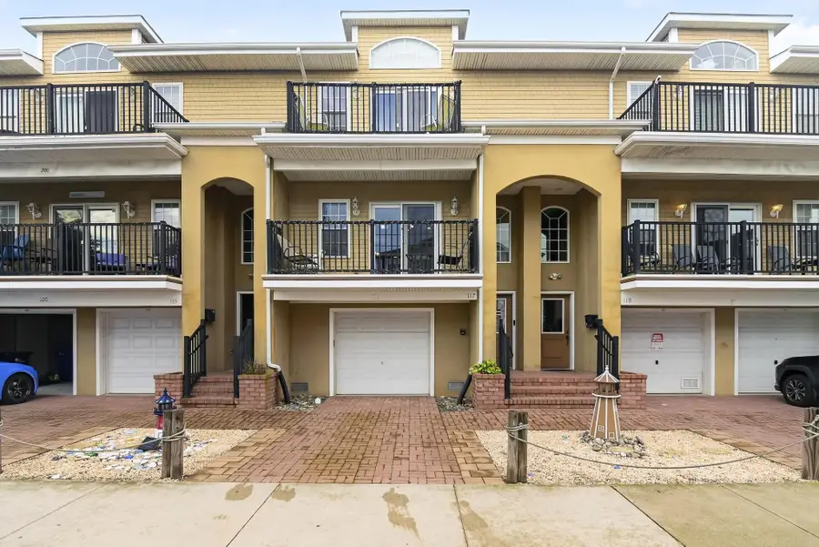 117 E Maple Avenue, Wildwood, NJ 08260 - #3