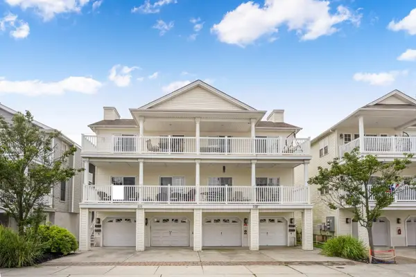 210 E Garfield Avenue, Wildwood, NJ 08260