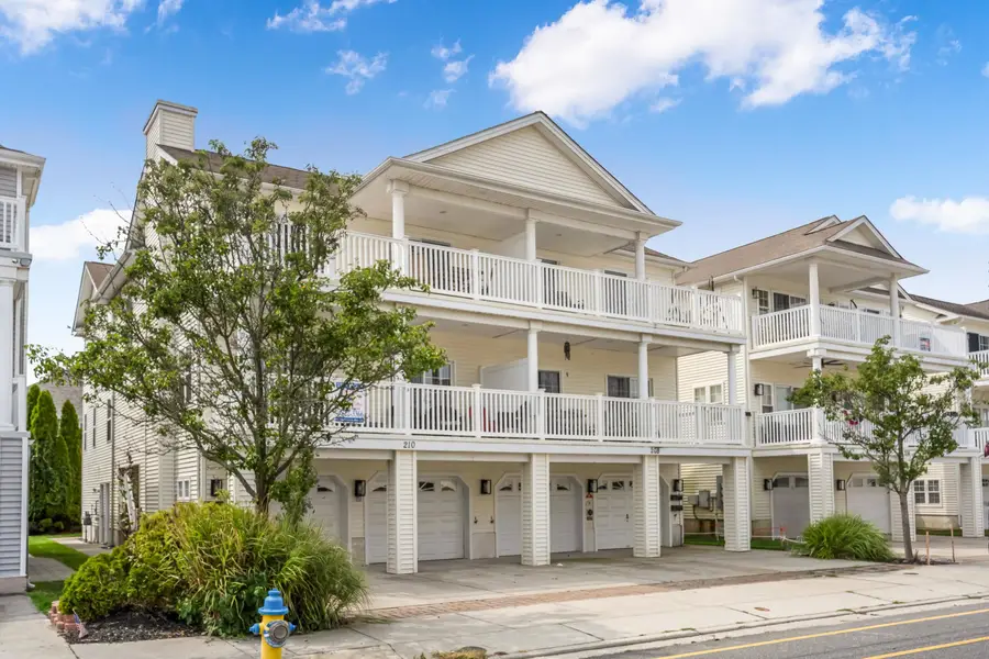 210 E Garfield Avenue, Wildwood, NJ 08260 - #2