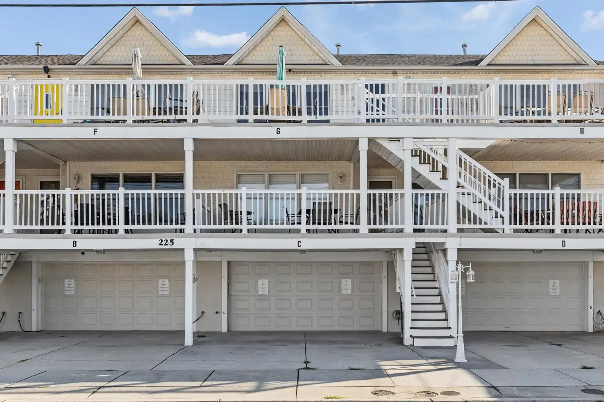 225 E Davis Avenue, Wildwood, NJ 08260 - #1