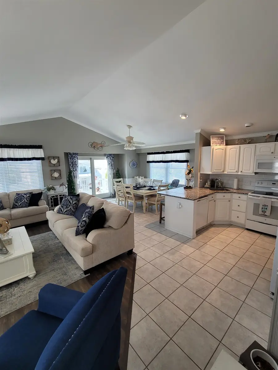 141 W Cresse Avenue, Wildwood, NJ 08260 - #3