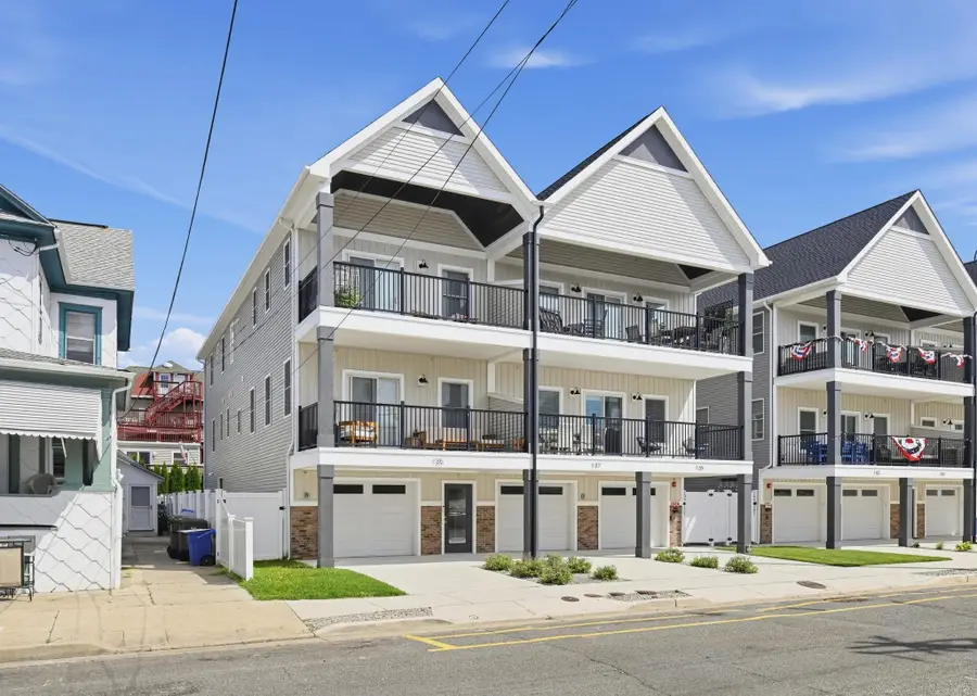 137 E Pine Avenue, Wildwood, NJ 08260 - #3