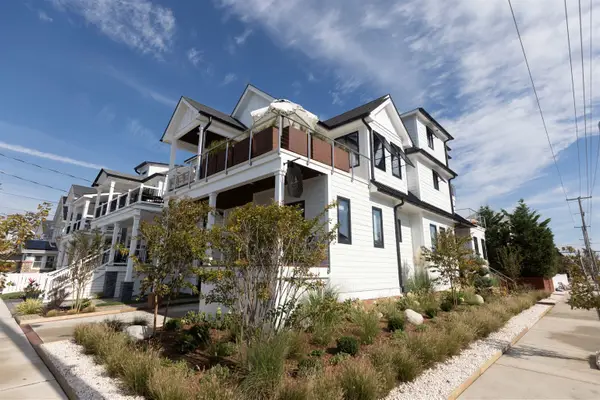 97 W Myrtle Road, Wildwood Crest, NJ 08260