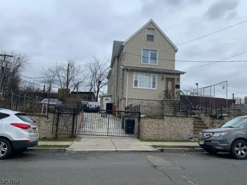 215 Reid St, Elizabeth, NJ 07201 - Image #1