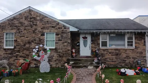 130 King St, Dover Town, NJ 07801