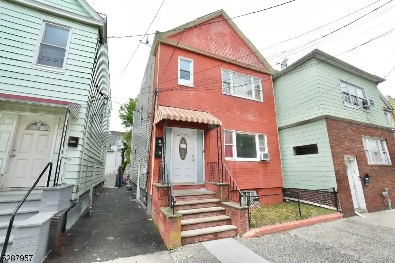 133 Mallory Ave, Jersey City, NJ 07304 - Image #2