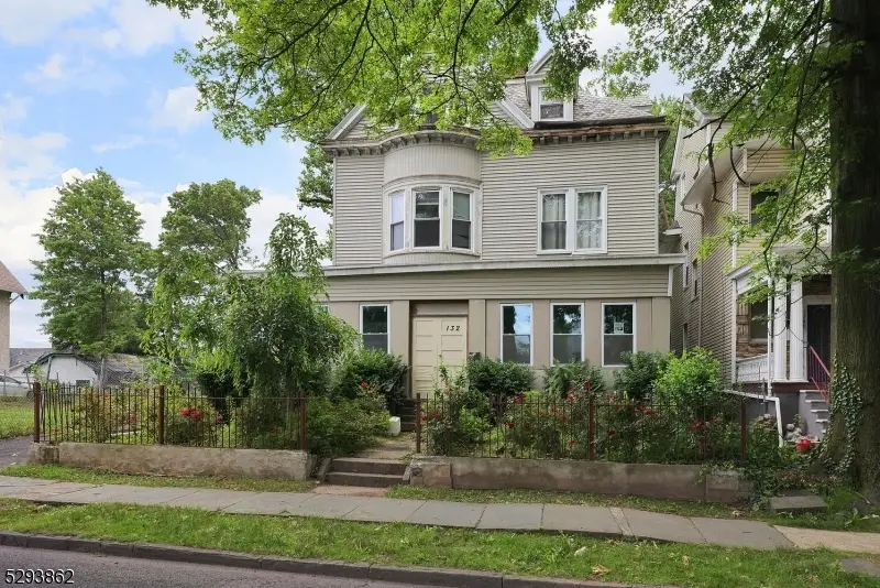 132 S Munn Ave, East Orange, NJ 07018 - Image #2
