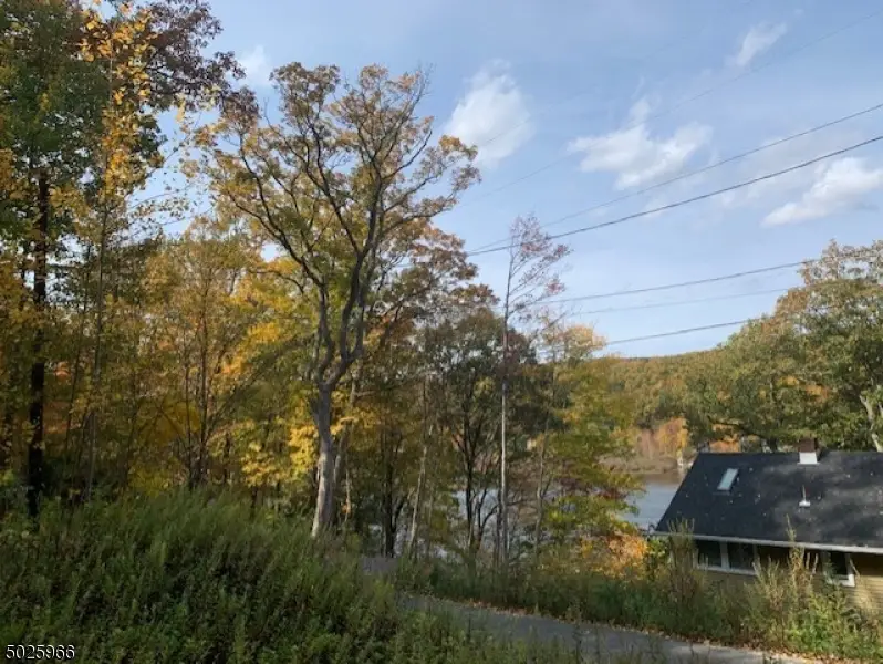 57 E Shore Trl, Sandyston, NJ 07826 - Image #2