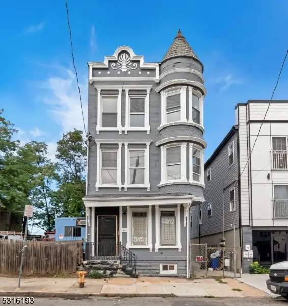 422 18th Ave, Newark, NJ 07108 - Image #1