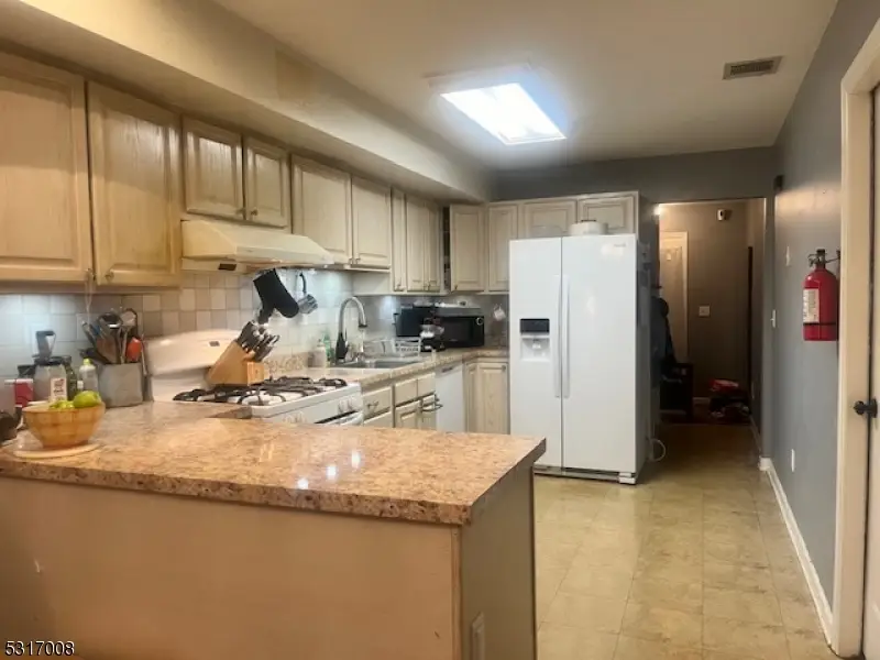 4 Star Lake Rd #D, Bloomingdale, NJ 07403 - Image #3