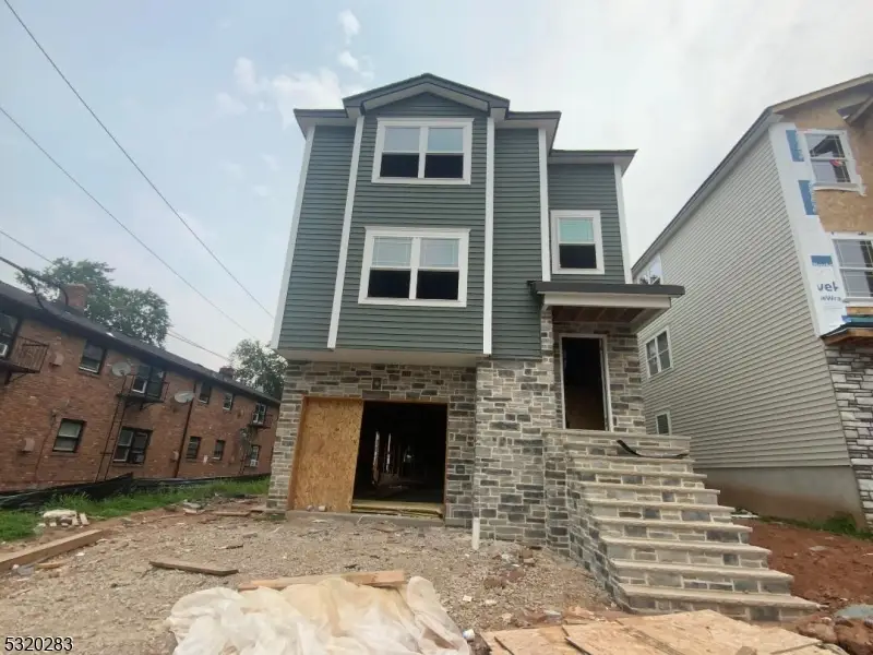 307 Chilton St, Elizabeth, NJ 07208 - Image #2