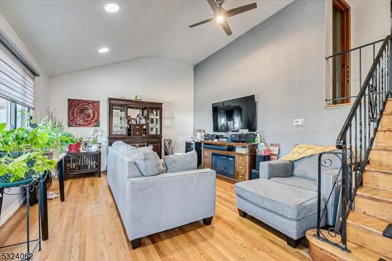 190 Carlisle Ter, Plainfield, NJ 07062 - Image #2