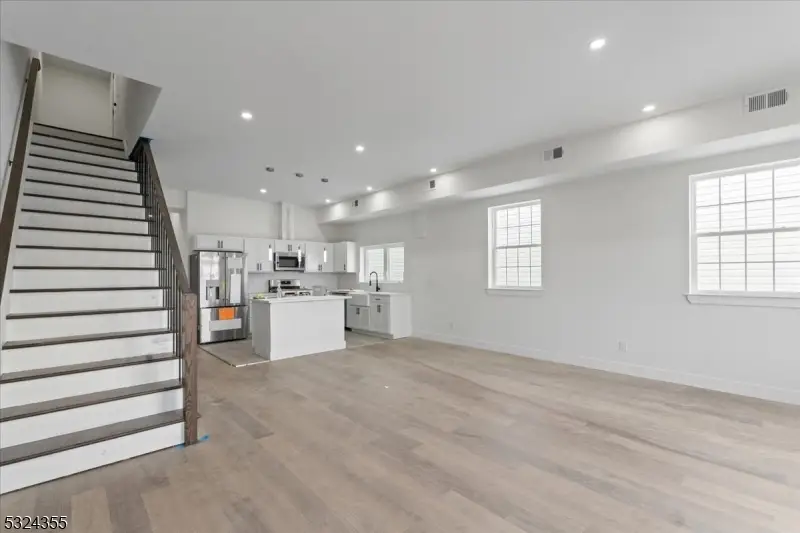 360 21st St, Irvington, NJ 07111 - Image #2