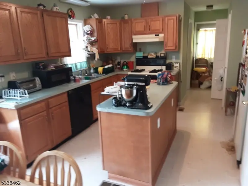 16 Crest Rd, Wantage, NJ 07461 - #3